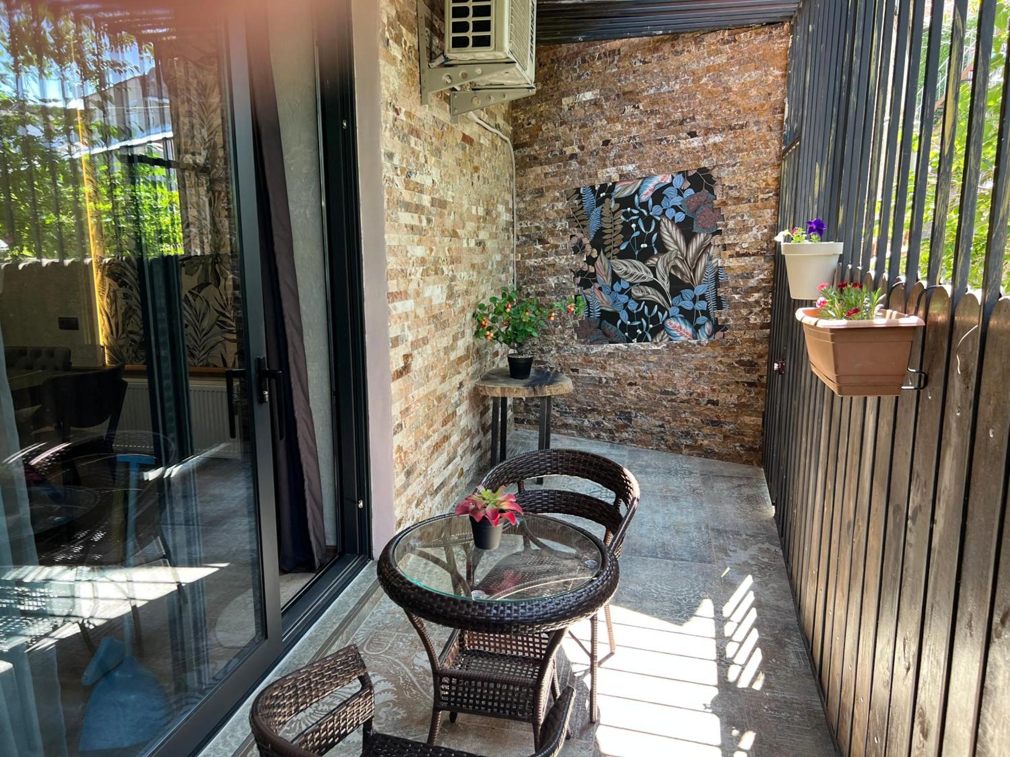 Hotel Livin Tbilisi Exterior foto