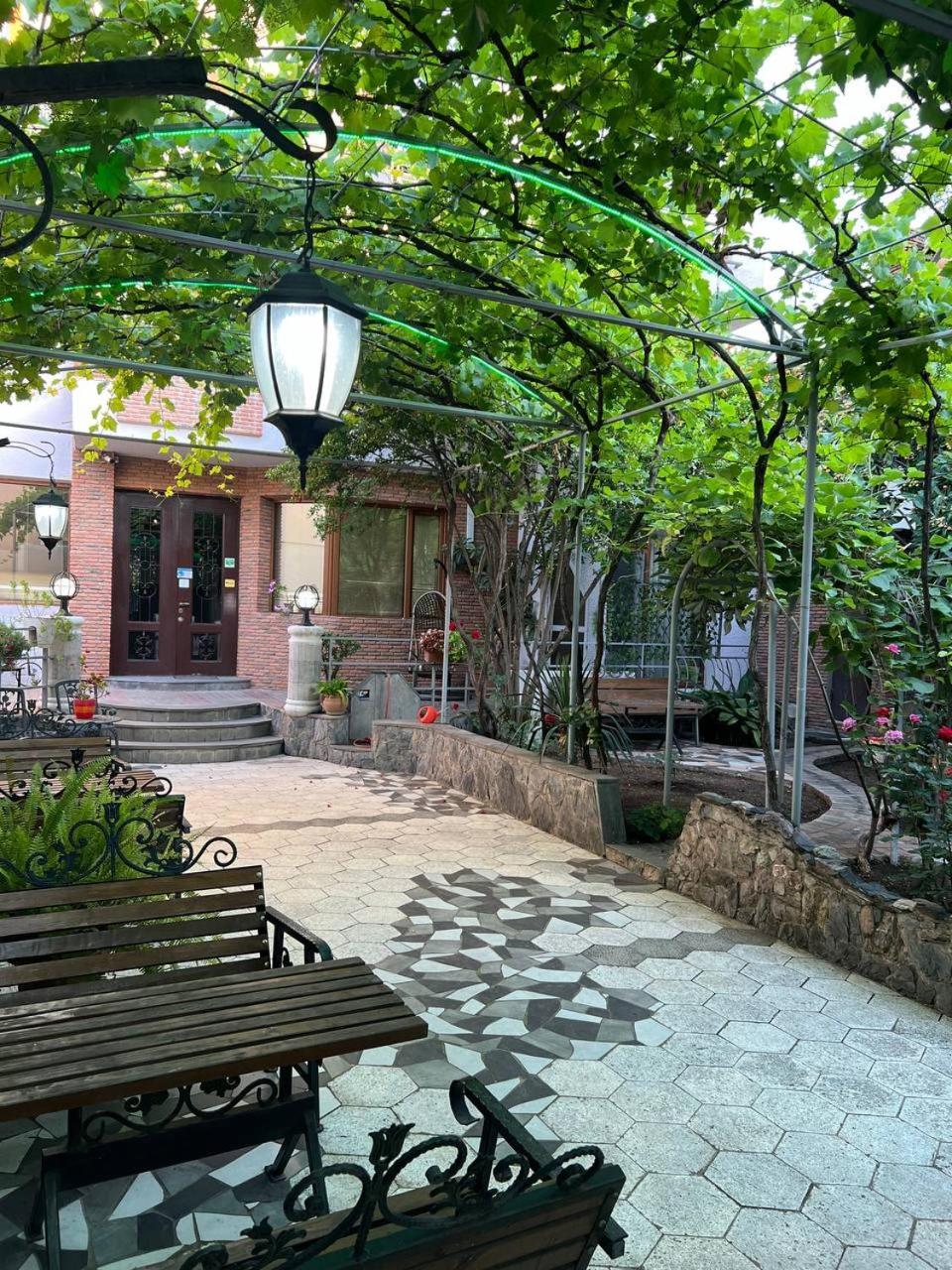 Hotel Livin Tbilisi Exterior foto