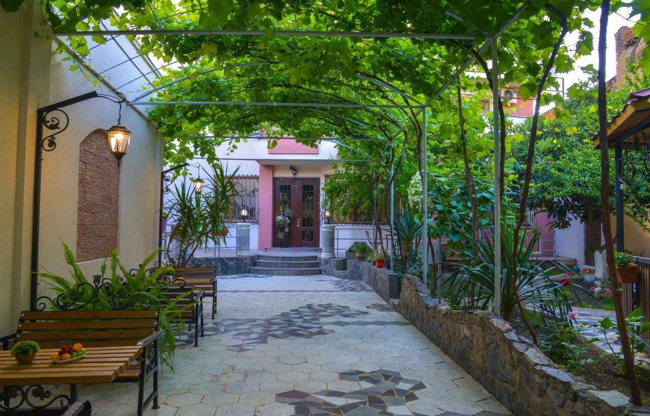 Hotel Livin Tbilisi Exterior foto