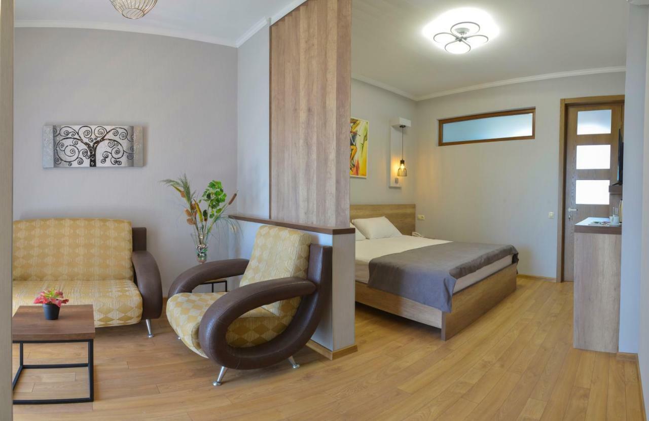 Hotel Livin Tbilisi Exterior foto