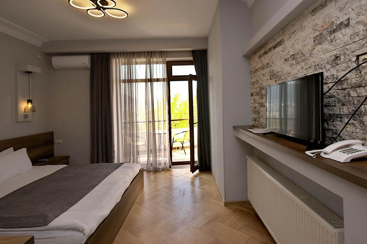 Hotel Livin Tbilisi Exterior foto
