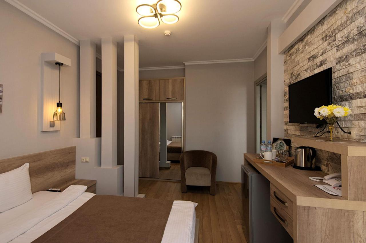 Hotel Livin Tbilisi Exterior foto