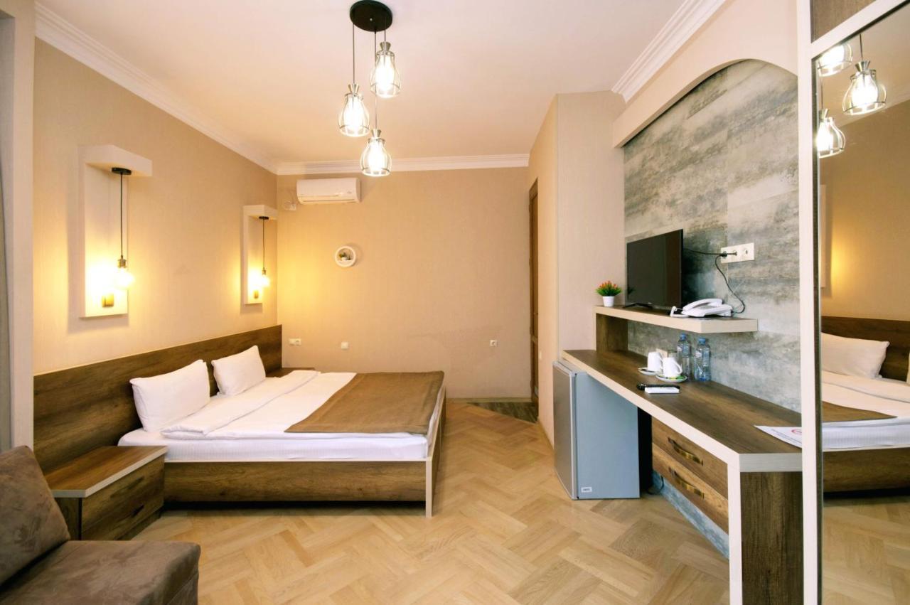 Hotel Livin Tbilisi Exterior foto